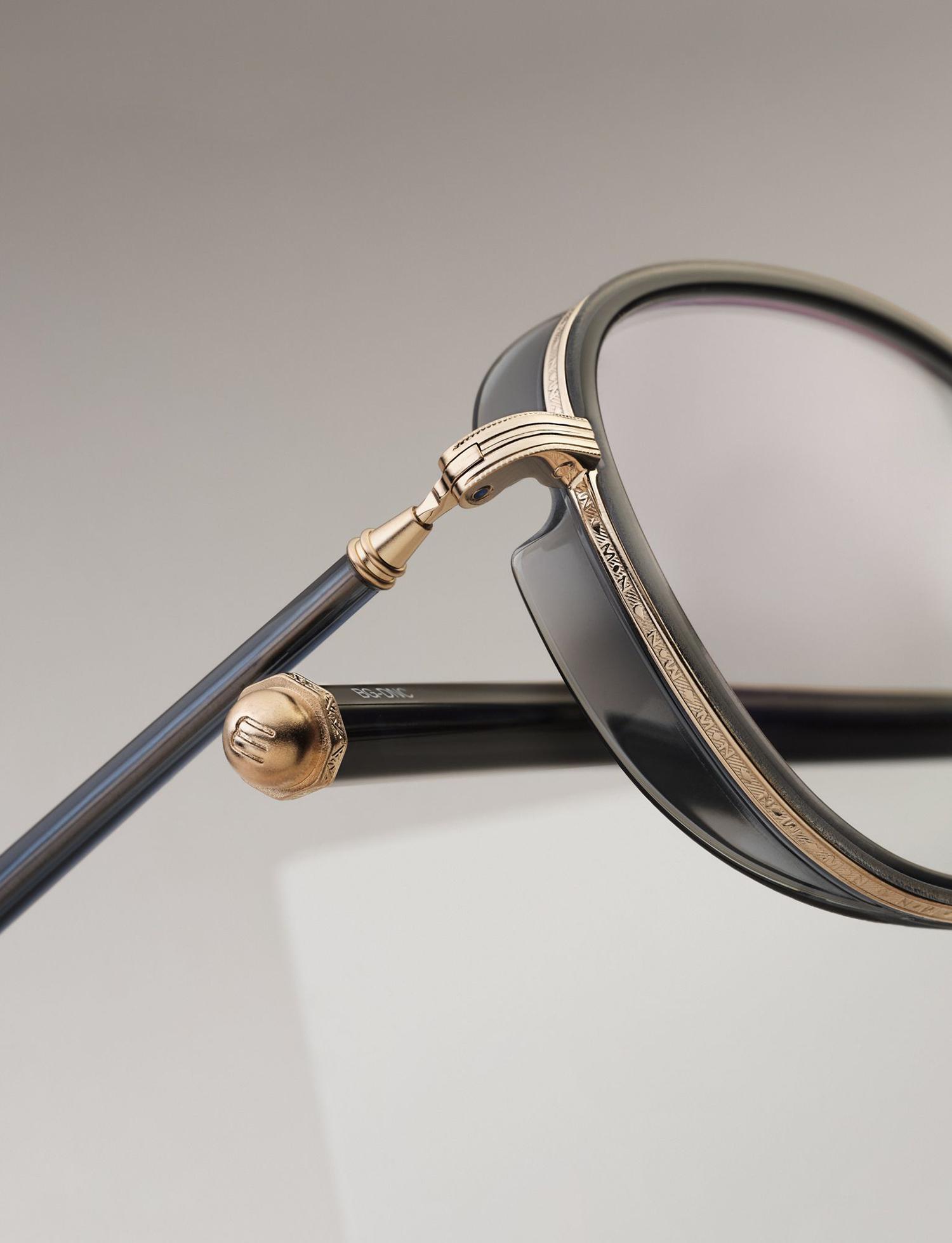 MATSUDA | Prueba las gafas online y encuentra un óptico | FAVR
