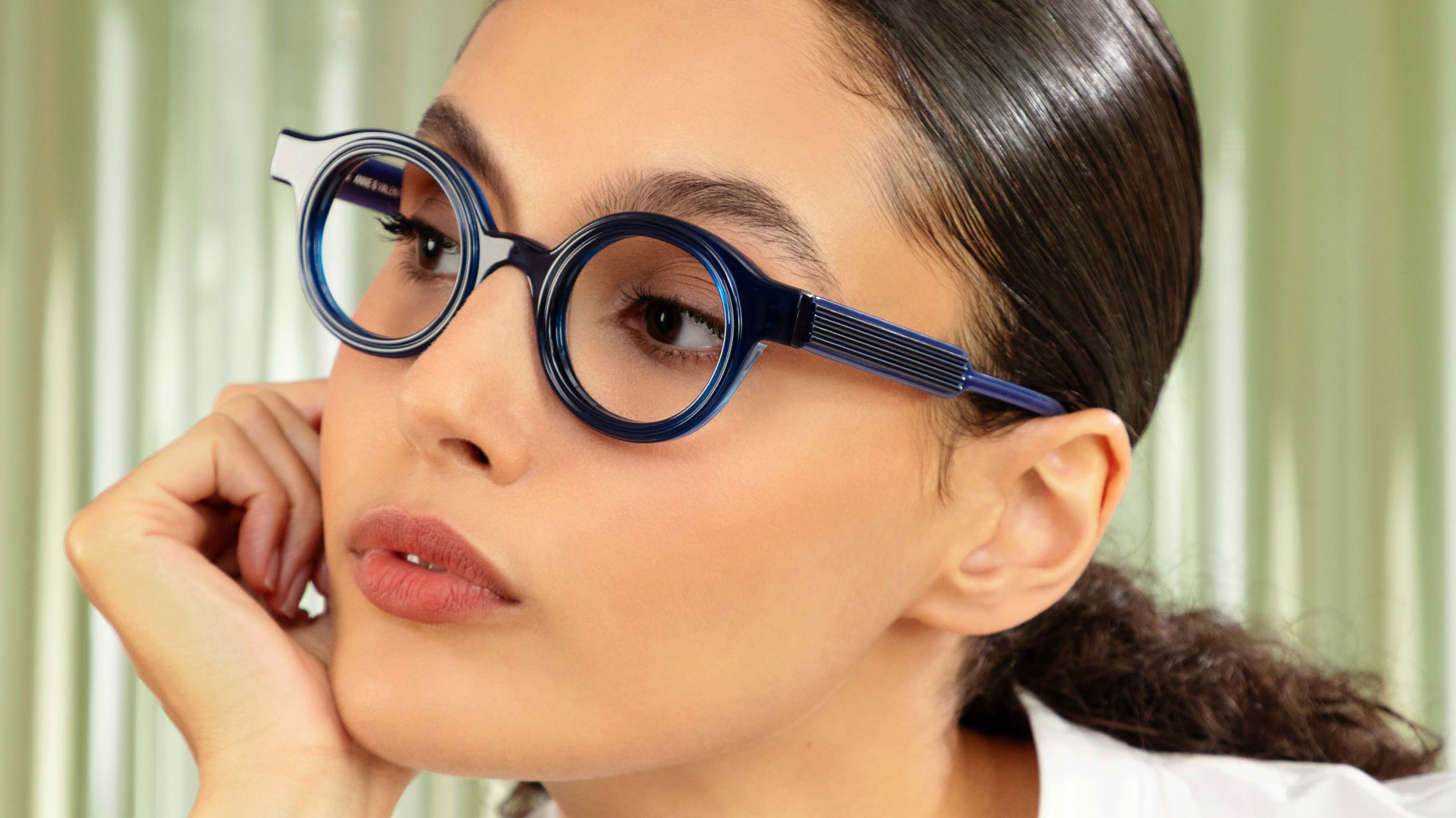 ANNE & VALENTIN | Try top glasses online and find an optician | FAVR